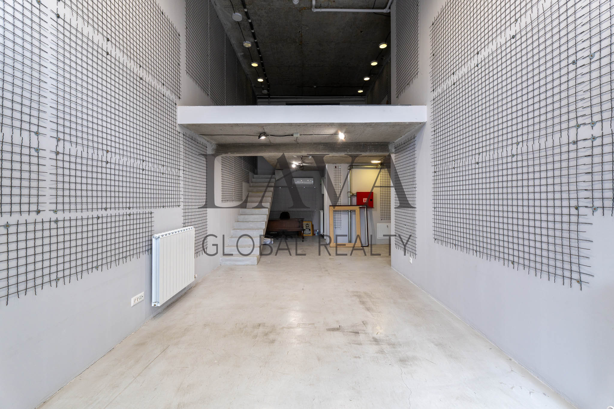 Atraktivan lokal u novogradnji na Bulevaru Kralja Aleksandra – 70 m², izlog, galerija