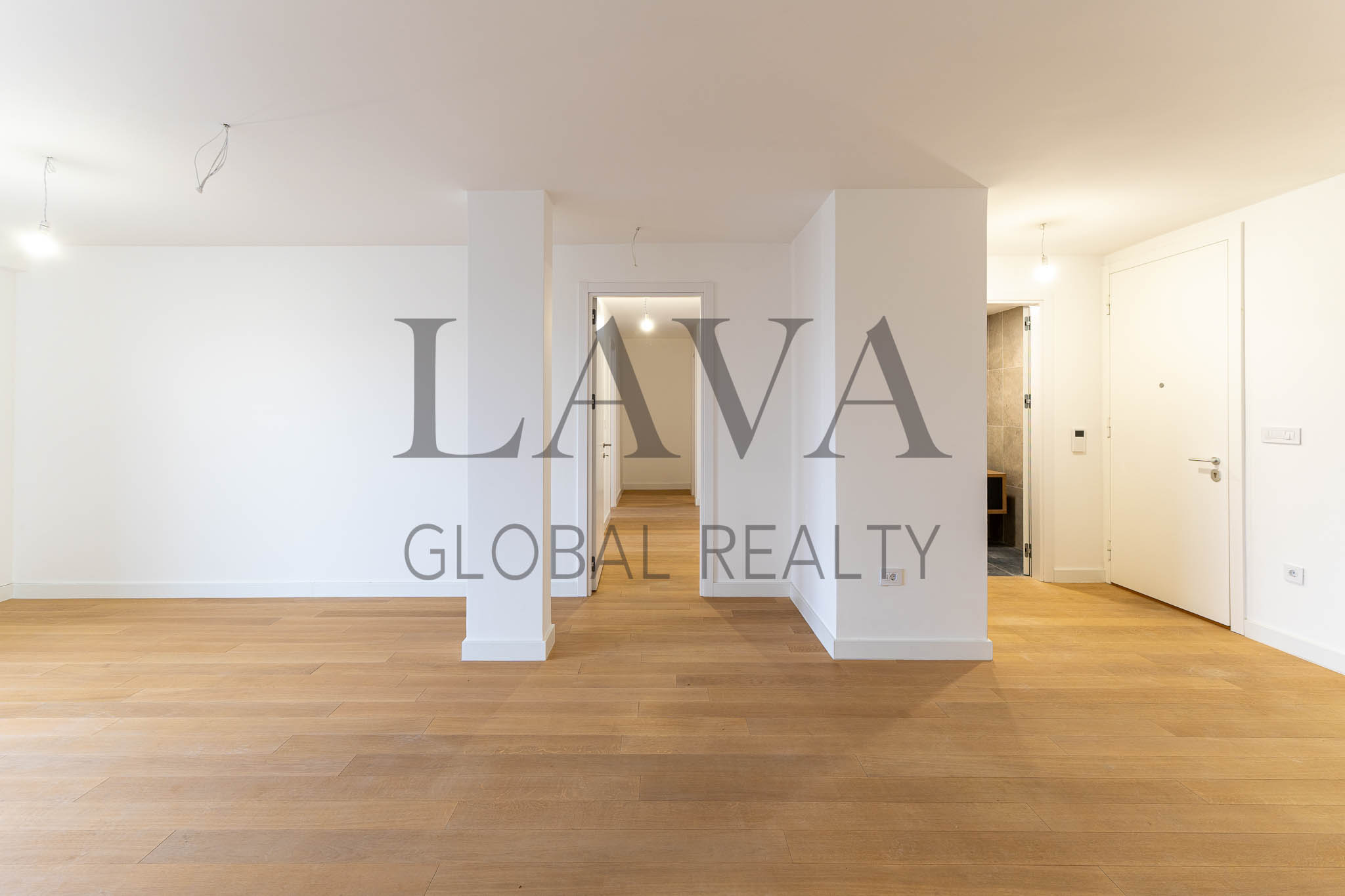 Luksuzan petosoban stan sa panoramskim pogledom i velikom terasom – 125 m², 7. sprat