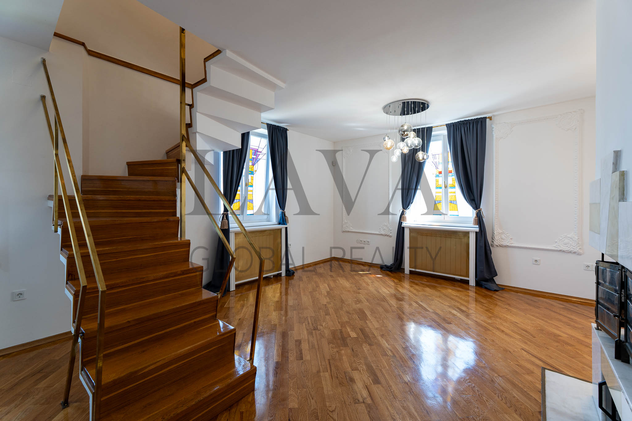 Renoviran duplex 146 m² – Kralja Milutina, Centar, blizina ambasada
